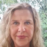 Rebecca Rybak's Instagram, Twitter & Facebook