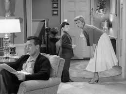 Let Moms Beaver Handle It - Poringa Bold Scenes