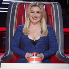 The Voice Coaches Kelly Clarkson And Gwen Stefani Stunned In The Battles