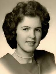 Alice Freitas's Instagram, Twitter & Facebook