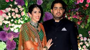 For the wedding an array of traditional gujarati dishes were served. Nita Akash Isha Ambani And Radhika Marchant Attend Armaan Jain And Anissa Malhotra S Wedding In Mumbai Masala Com