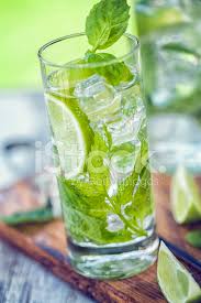 Check spelling or type a new query. Mojito Con Rum Bianco Lime Menta E Ghiaccio Tritato Fotografie Stock Freeimages Com