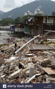 The waves completely obliterated such coastal towns as kuji and ōfunato and severely damaged much of the infrastructure in eastern sendai. Tsunami 2004 Stockfotos Und Bilder Kaufen Alamy