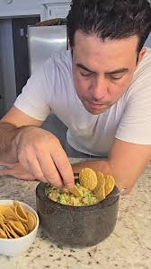 Hay que curar el molcajete antes de usarlo en la caja vienen las  instrucciones #molcajete #granito #guacamole #dealsforyoudays
