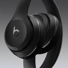 Solo3 Wireless Headphones In Gloss Black Apple S W1 Chip For Better Bluetooth Connectivity And 40 Hou Wireless Headphones Headphones Beats Headphones Wireless