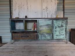 Meuble Bahut De Style Industriel En Acier Et Bois De Couleurs Etsy Home Decor Decor Furniture