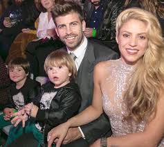 Shakira Pique Und Ihre Beiden Sohne Das Familienalbum Beruhmtheiten Prominente Promis