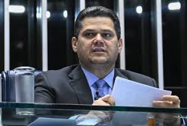 Licença de deputado diminui pressão sobre Alcolumbre por PEC do fim da escala 6×1