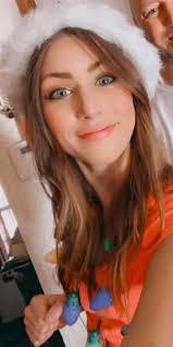 Mandi Stephenson's Instagram, Twitter & Facebook