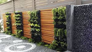 Selain itu, tambahkan pot bunga di bagian pinggir atau area rerumputan. 15 Ide Halaman Rumah Minimalis Unik Dan Modern Rumah Com