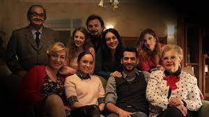 ' bir de yakın zamanda yüreğin kabaracak.1.80 boylarında, kumral, hoş bir çocuk var. Kocan Kadar Konus Netflix