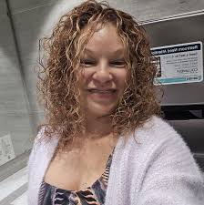 Hey girly's what salon is your go to I need a hair refresh !