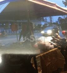 Suami sibuk kerja istri bercocok tanam dengan bos suaminya. Pakai Selekeh Bayar Pakai Duit Tebal Penjual Nasi Lemak Buka Cerita Kisah Dunia