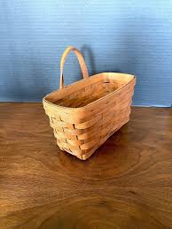 1990 Longaberger Wall Basket, Keys, Letters, Gloves, Leather Strap & Saw  Tooth Hanger, Excellent VTG Cond., Lite Use If Any, Size in Photos.