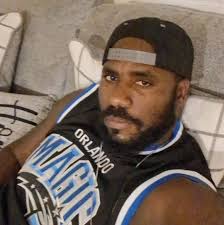 Chak nouvèl anbasadè sa yo gen yon konseye prezidan ki kache dèyè yo.