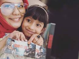 Zulin jaga anak kawan