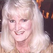 From Mother and Daughter to Friends: A Memoir: Aniston, Nancy:  9781573927727: Amazon.com: Books