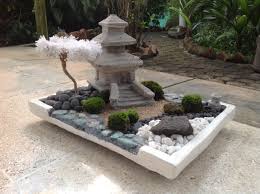 A relaxing diy project for you to try. Awesome Mini Zen Garden Zengardens Use The Box Cutter To Decrease Through The Wavy Design You Simply Created In 2020 Miniatur Zengarten Zen Garten Miniaturgarten