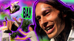 16-Летний Парень ДЕЛАЕТ ДВОЙНОЕ САЛЬТО НА УЛИЦЕ (Со СТРАХОВКОЙ) НЕРЕАЛЬНО  КРУТЫЕ ТРИКИНГ ТРЮКИ ★