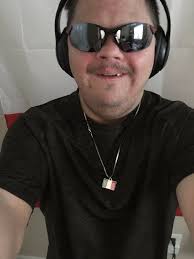 chris wiggs (@chriswiggs11)