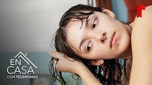 ¿Salir con el cabello mojado provoca resfriado?