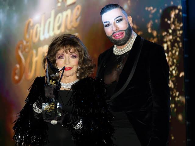 Denver-Clan-Biest Joan Collins verrät Familien-Geheimnis | Express