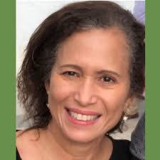 Carolyn Carr's Instagram, Twitter & Facebook