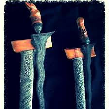 Budaya masyarakat jawa tengah dikenal sebagai yang tertua dalam budaya masyarakat indonesia. Galeri Warisan Keris Dan Busana Home Facebook