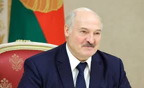 Лукашенко запретил белорусским сми освещать в прямом эфире несогласованные акции. Lukashenko Zayavil O Vydache Tihanovskoj 15 Tys Iz Byudzheta Politika Rbk