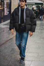 Wool street style logo blazers jackets. Street Style A La Fashion Week Homme Automne Hiver 2018 2019 De Paris Fashion Week Hommes Style Vestimentaire Homme Et Street Style Fashion Week