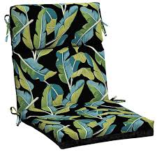 Enjoy sitting outdoors in total relaxation with these wicker dining chairs from the windsor collection. Hampton Bay High Back Fade Resistant Outdoor Dining Chair Cushion In Banana Leaf Tropical The Home Depot Canada