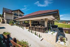 Va puteti conecta la internet prin reteaua wireless disponibila in vila mai multe detalii despre facilitatile oferite la vila (inclusiv cele contra cost), cat si despre dotarile camerelor veti gasi mai jos. Die 10 Besten Hotels In Gura Humorului 2021 Ab 22 Gunstige Preise Tripadvisor