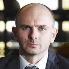 Annie cabbot ( andrea lowe, r.) und dci banks ( stephen tompkinson, l.) bild: Inspector Banks S01e05 Kalt Wie Das Grab 1 Cold Is The Grave 1 Fernsehserien De