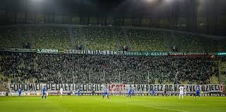 Sports & recreation in gdansk, poland. Kibice Lechii Gdansk O Lgbt Ten Transparent Wywolal Lawine Komentarzy Gol24