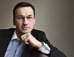 Morawiecki bir basın röportajında, 12 yaşındayken babasına yeraltı siyasi literatürünü kopyalamasında yardım ettiğini ve. Jak Ubiera Sie Premier Mateusz Morawiecki Mr Vintage Rzeczowo O Modzie Meskiej Porady I Blog