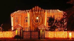Pin By Zehra Sajjad On Fashion Wedding Lights Indian Wedding Engagement Couple In 2020 Wedding Lights Engagement Couple Wedding Styles