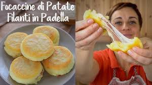 Draniki è il loro nome bielorusso, è usato più spesso nel nostro paese. Focaccine Di Patate Filanti In Padella Ricetta Facile Fatto In Casa Da Benedetta Youtube