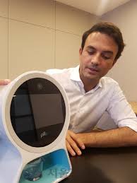 이때 투자 기업 중 하나였던 블루칩 스탬프의 주주 중 한명이었던 찰리 멍거가 합병으로 인한 주식 교환으로 인하여 정식으로 버크셔 해서웨이에 합류하게 된다. ì´ì—ìŠ¤ë¸Œì´ í—¬ìŠ¤ì¼€ì–´ ë¡œë´‡ í•„ë¡œ ê¸€ë¡œë²Œ íˆ¬ìž ìœ ì¹˜