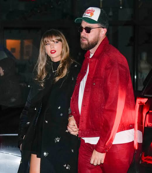 Why Taylor Swift's Boyfriend Travis Kelce Is Skipping the 2025 Grammys |  Glamour