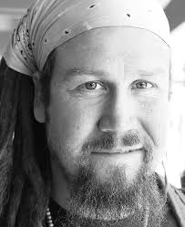 Island rallies for accident victims