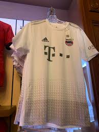 Unreleased” Away Kit for sale at Disney World Epcot Germany Pavilion :  r/fcbayern