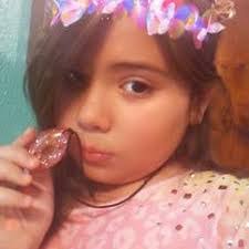 Sheena Laughlin's Instagram, Twitter & Facebook