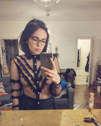 Agathe auproux prend du galon sur c8. French Celeb On Twitter Summer Tournament Quarter Finals 4 4 Agathe Auproux Vs Karine Ferri Vote