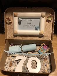 Sie suchen unvergessliche geschenke & geschenkideen zum 70. Pappkoffer Bearbeitet Geschenke Zum 70 Geburtstag 70 Geburtstag Geschenk Geschenke Zum 70