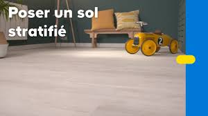 Imitant à la perfection le bois ou le carrelage, il apporte du cachet aux pièces de la maison. Comment Poser Un Sol Stratifie Castorama Youtube
