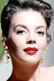 Leonardo Da Vinci The Virgin of the Rocks about 1491 📸Pinterest