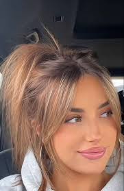 Aimee Grenier (aimeegrenier)