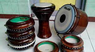 Pada zaman dahulu genggong tersebut digunakan untuk menghibur para petani saat beristirahat. Mari Kita Mengenal Dan Cara Memainkan Alat Musik Hadroh Wnews