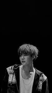Yoongi,em sua viagem para paris,acaba sendo enganado e levado por estranhos.por ser filho de um dos empresários mais ricos da coreia do sul,seus. Min Yoongi Dark Wallpaper