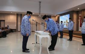 Sang hyang kamajaya atau kamadewa adalah anak semar (hyang ismaya) dan dewi sri. Y C283q9i3 Dum